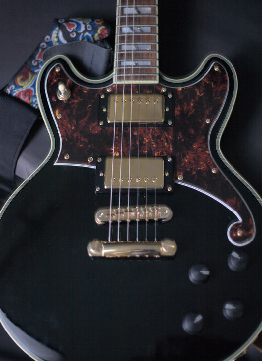 D'Angelico Deluxe Brighton, Black w/ original hard case