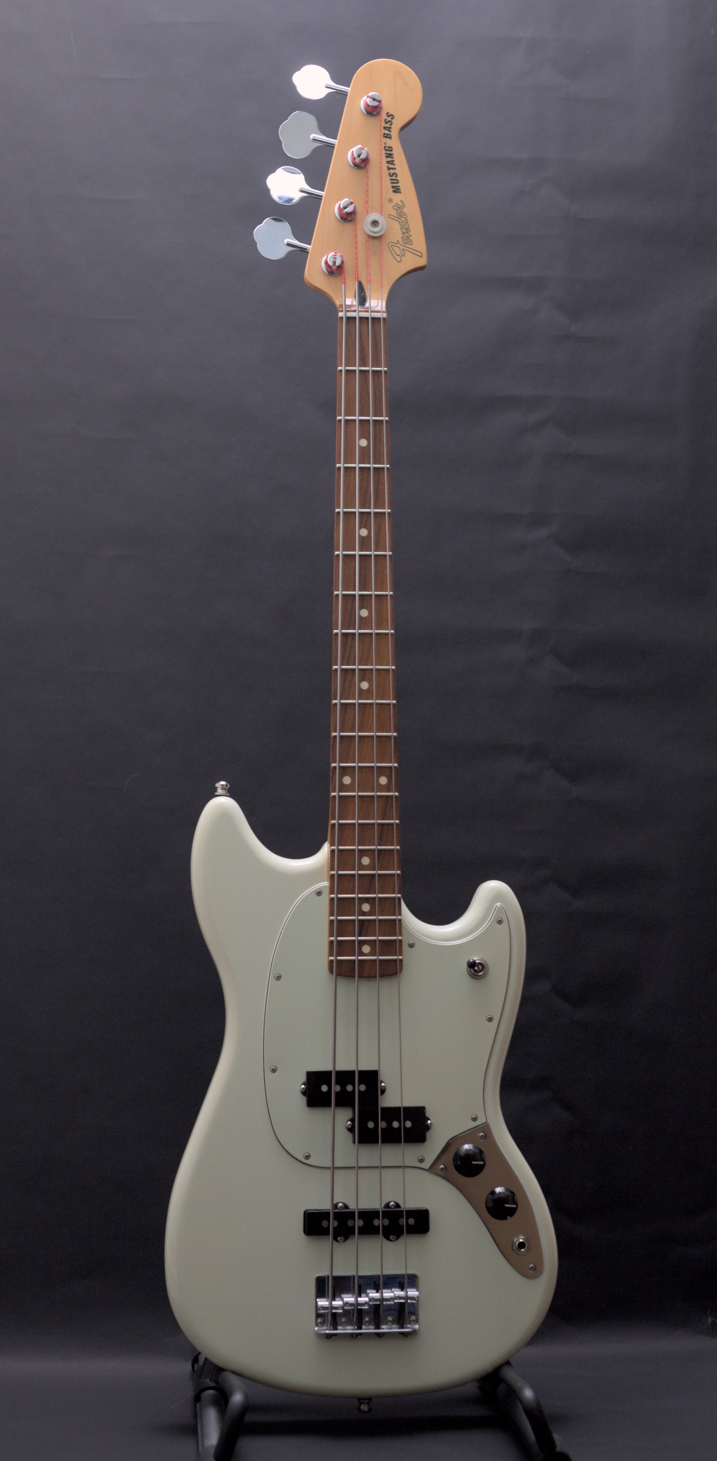 Fender Offset Series Mustang Bass PJ - Sonic Blue w/ La Bella Flatwounds