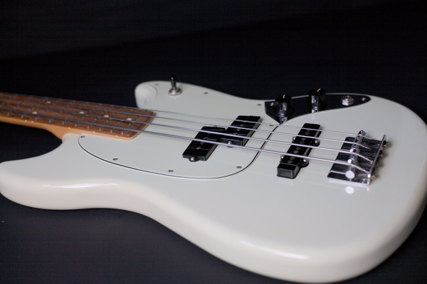 Fender Offset Series Mustang Bass PJ - Sonic Blue w/ La Bella Flatwounds