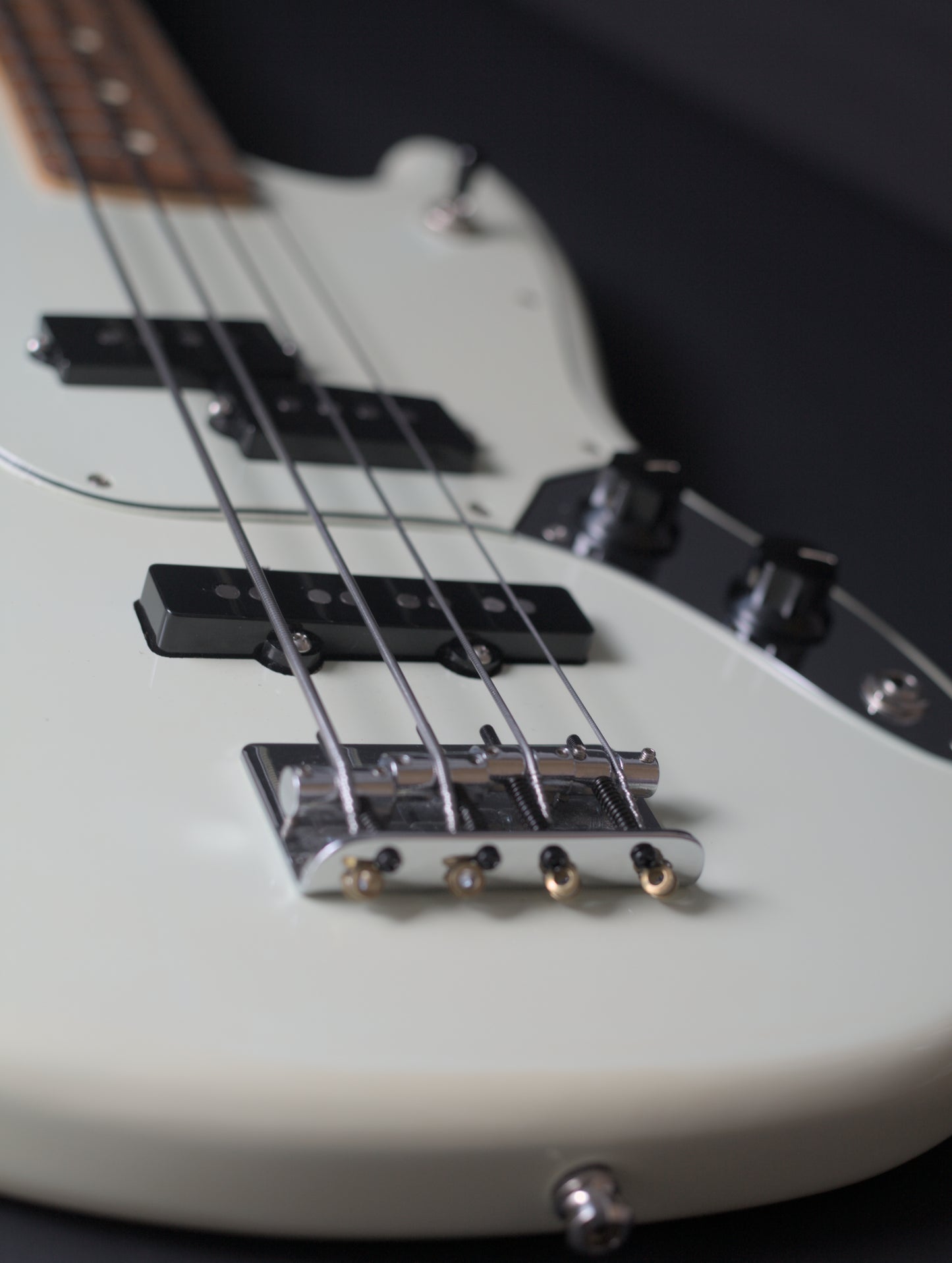 Fender Offset Series Mustang Bass PJ - Sonic Blue w/ La Bella Flatwounds