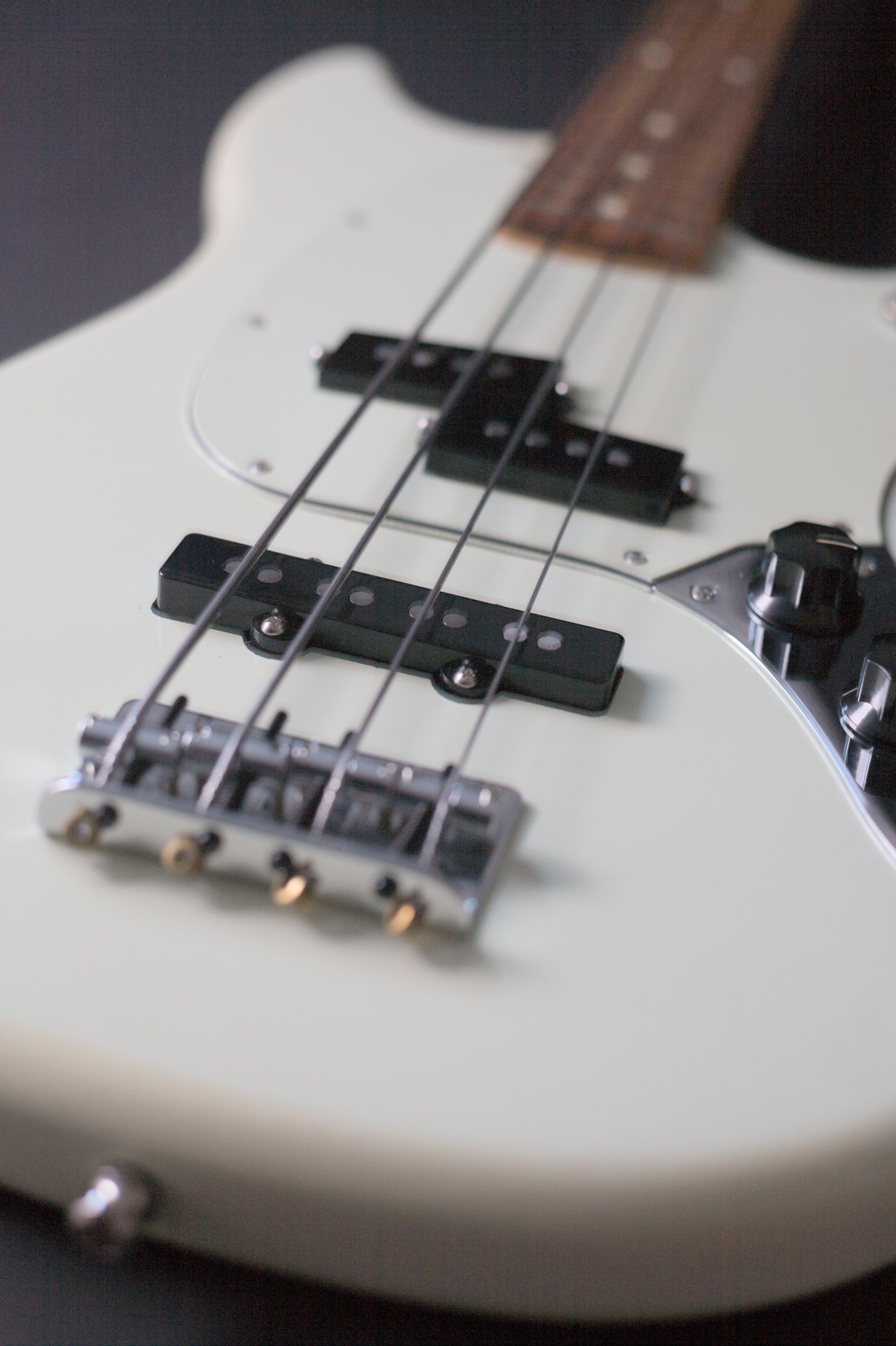 Fender Offset Series Mustang Bass PJ - Sonic Blue w/ La Bella Flatwounds