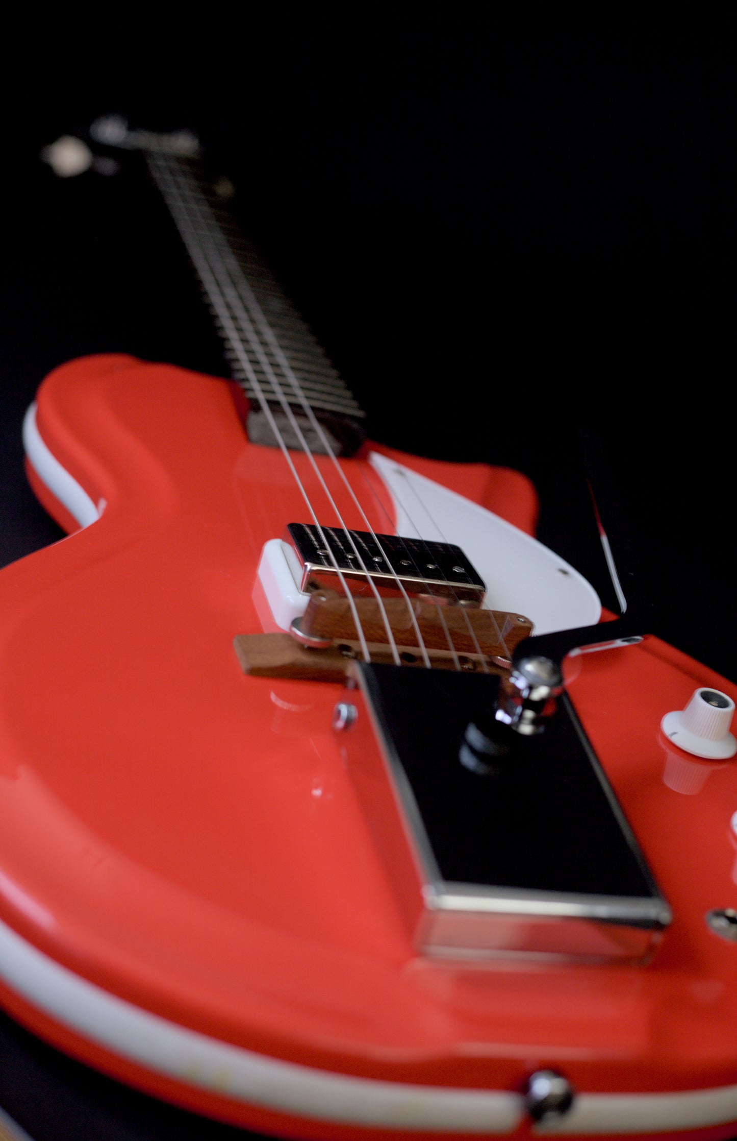 Supro Americana Series Belmont 1572 Vibrato  - Poppy Red with original 1960s case