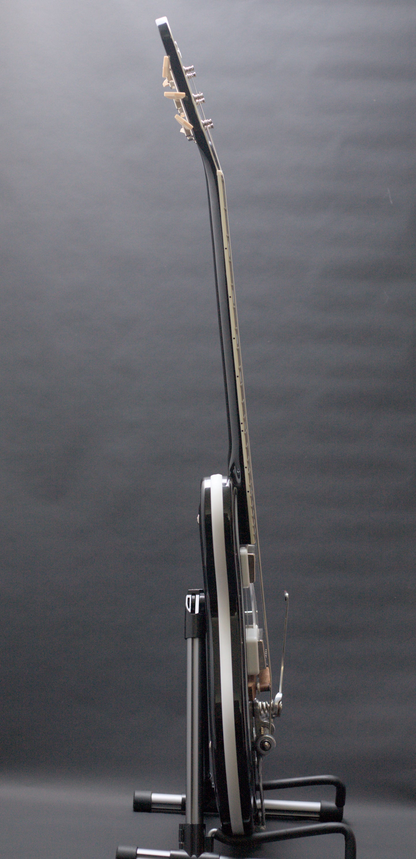 Supro Americana Series Black Holiday 1575JB with Bigsby - Jet Black