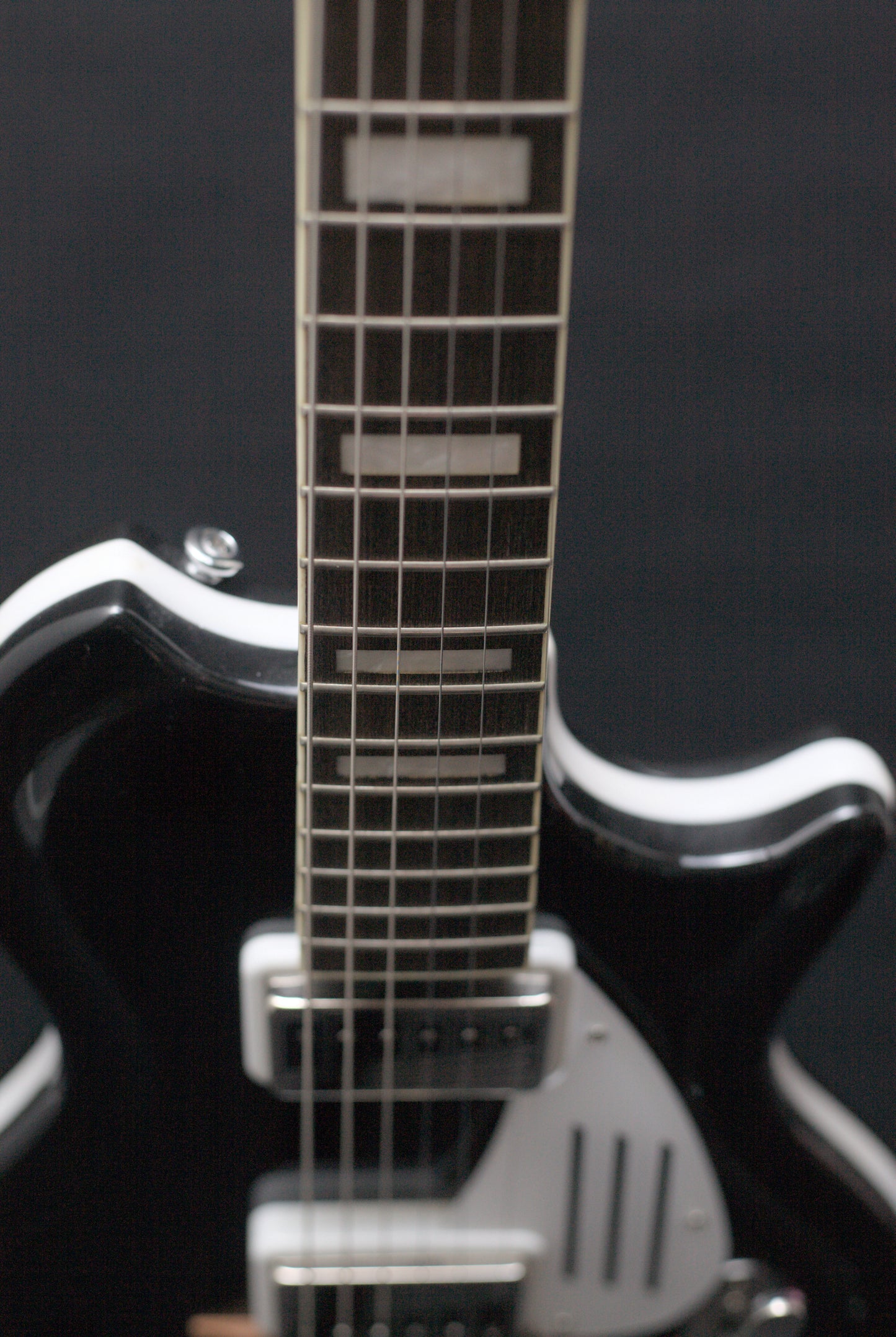 Supro Americana Series Black Holiday 1575JB with Bigsby - Jet Black