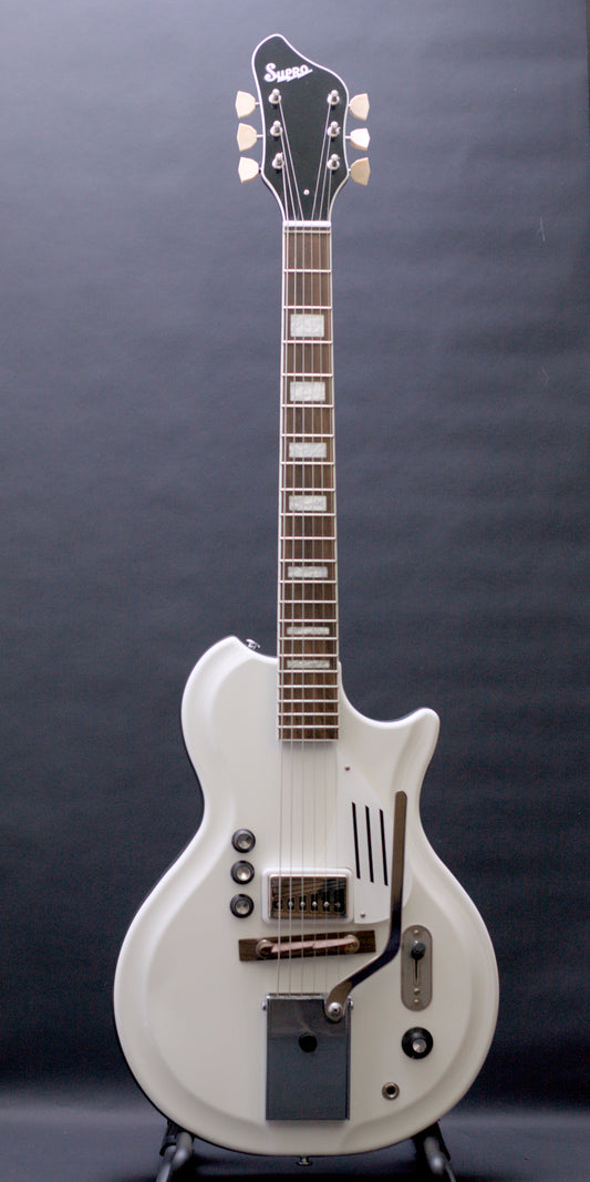Supro Americana Series White Holiday 1571 Vibrato - Dawn White lol