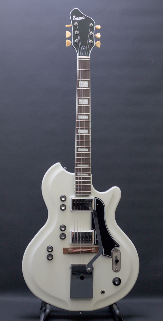 Supro Americana Series Martinique Deluxe 1593 Vibrato - Ermine White