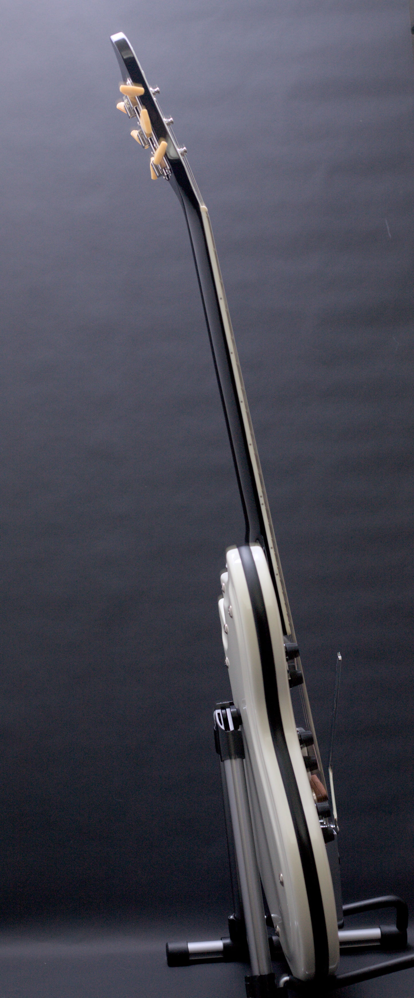 Supro Americana Series Martinique Deluxe 1593 Vibrato - Ermine White