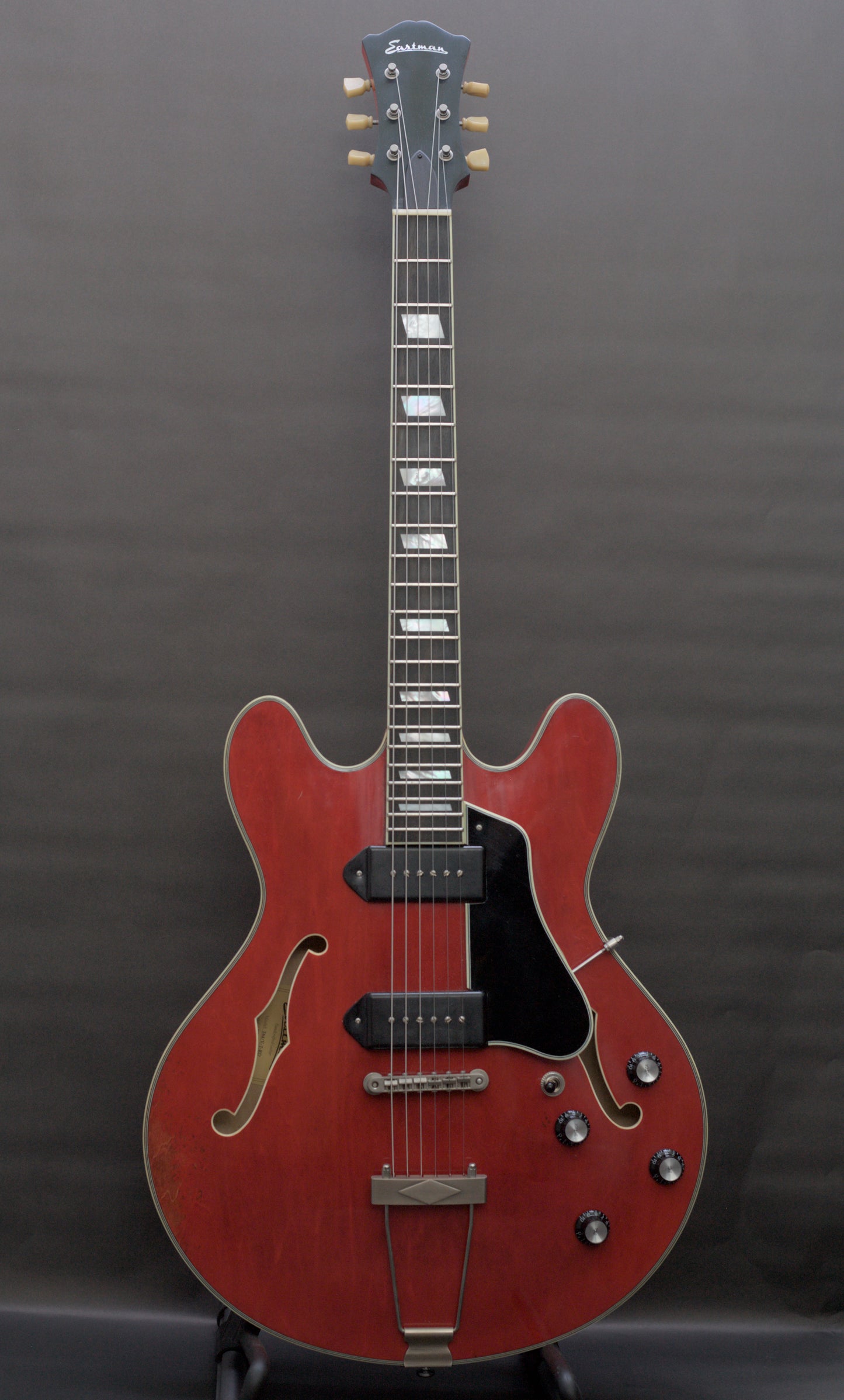 Eastman T64/V-RD Thinline 2022- Antique Red Varnish - MINT