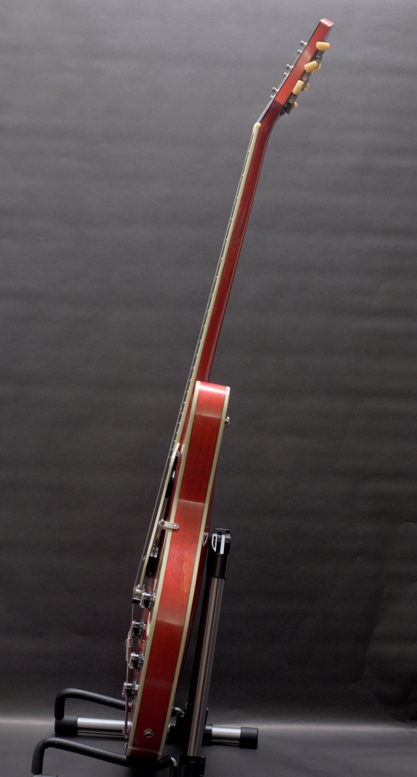 Eastman T64/V-RD Thinline 2022- Antique Red Varnish - MINT