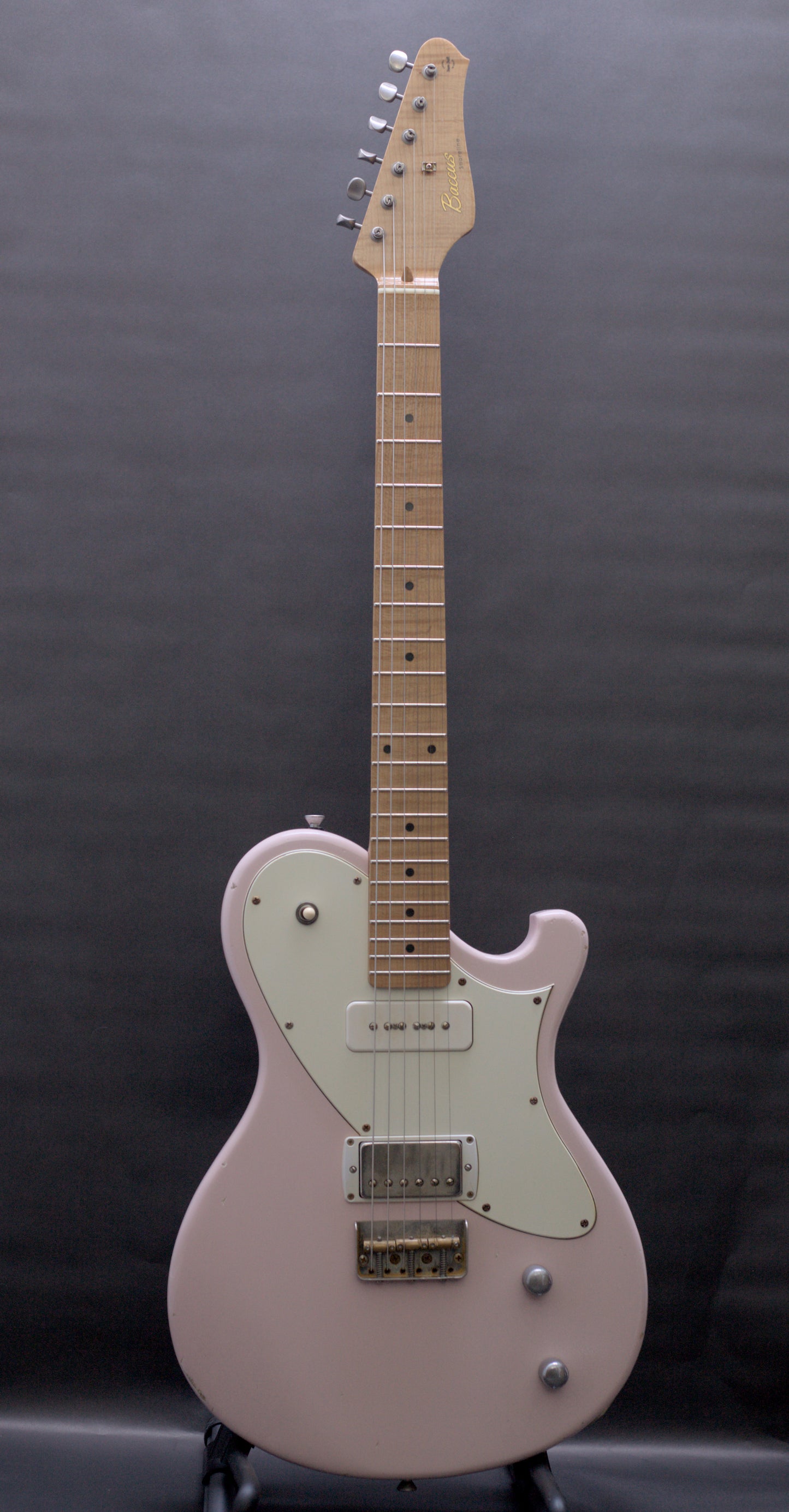 Seth Baccus Shoreline JM H90, Roasted Flame Maple Neck, Aged Nitro Shell Pink