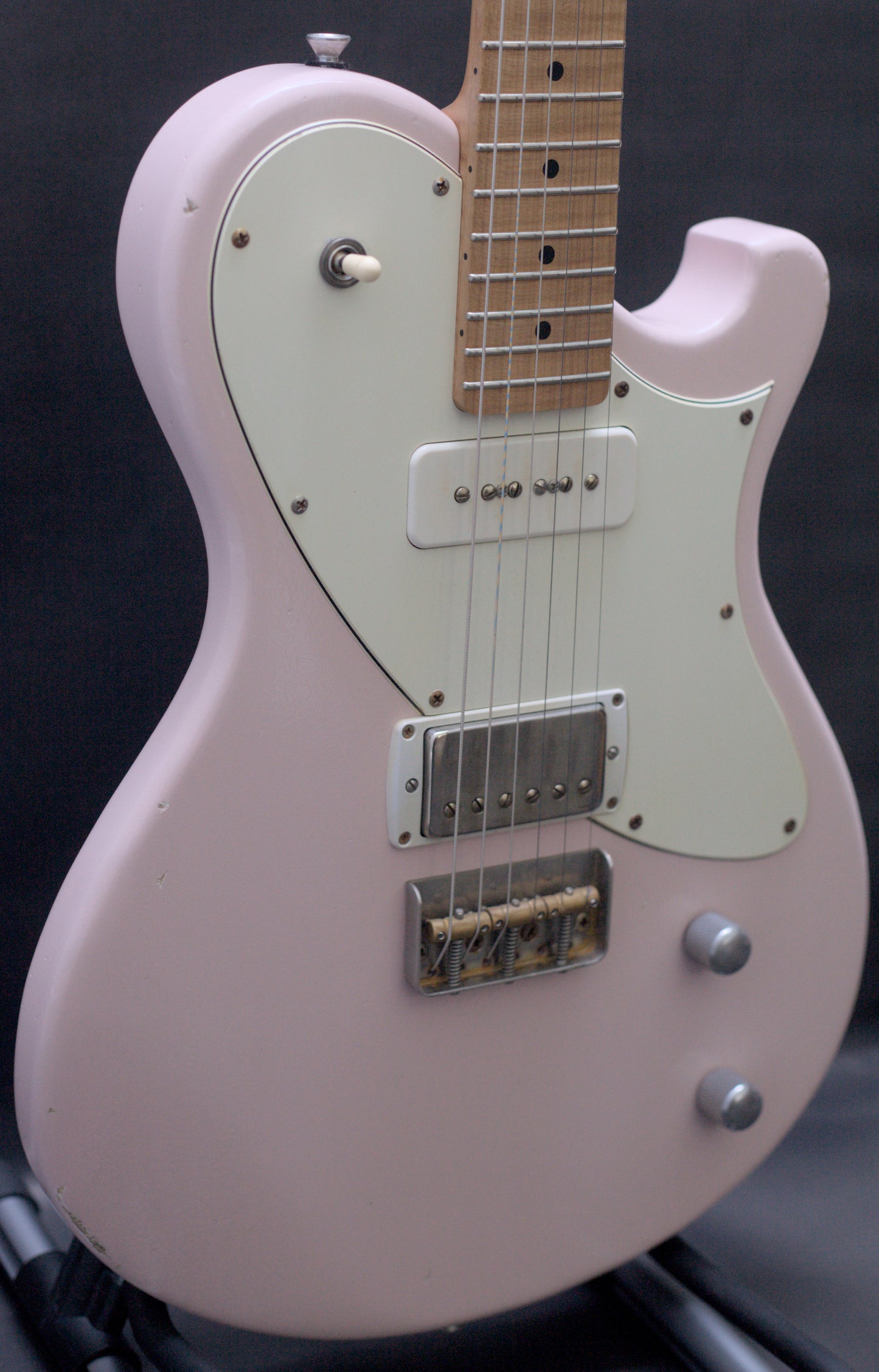 Seth Baccus Shoreline JM H90, Roasted Flame Maple Neck, Aged Nitro Shell Pink