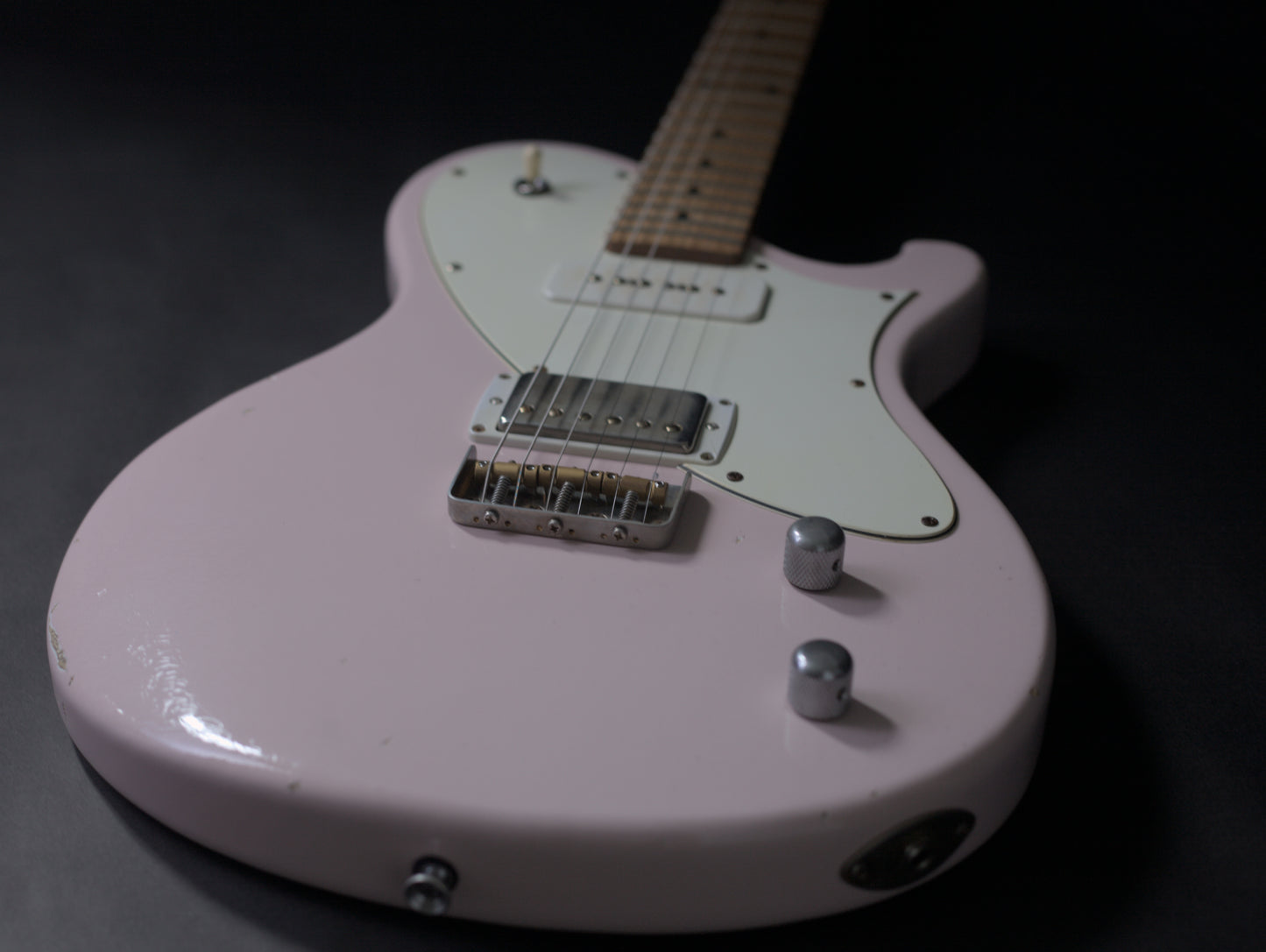 Seth Baccus Shoreline JM H90, Roasted Flame Maple Neck, Aged Nitro Shell Pink