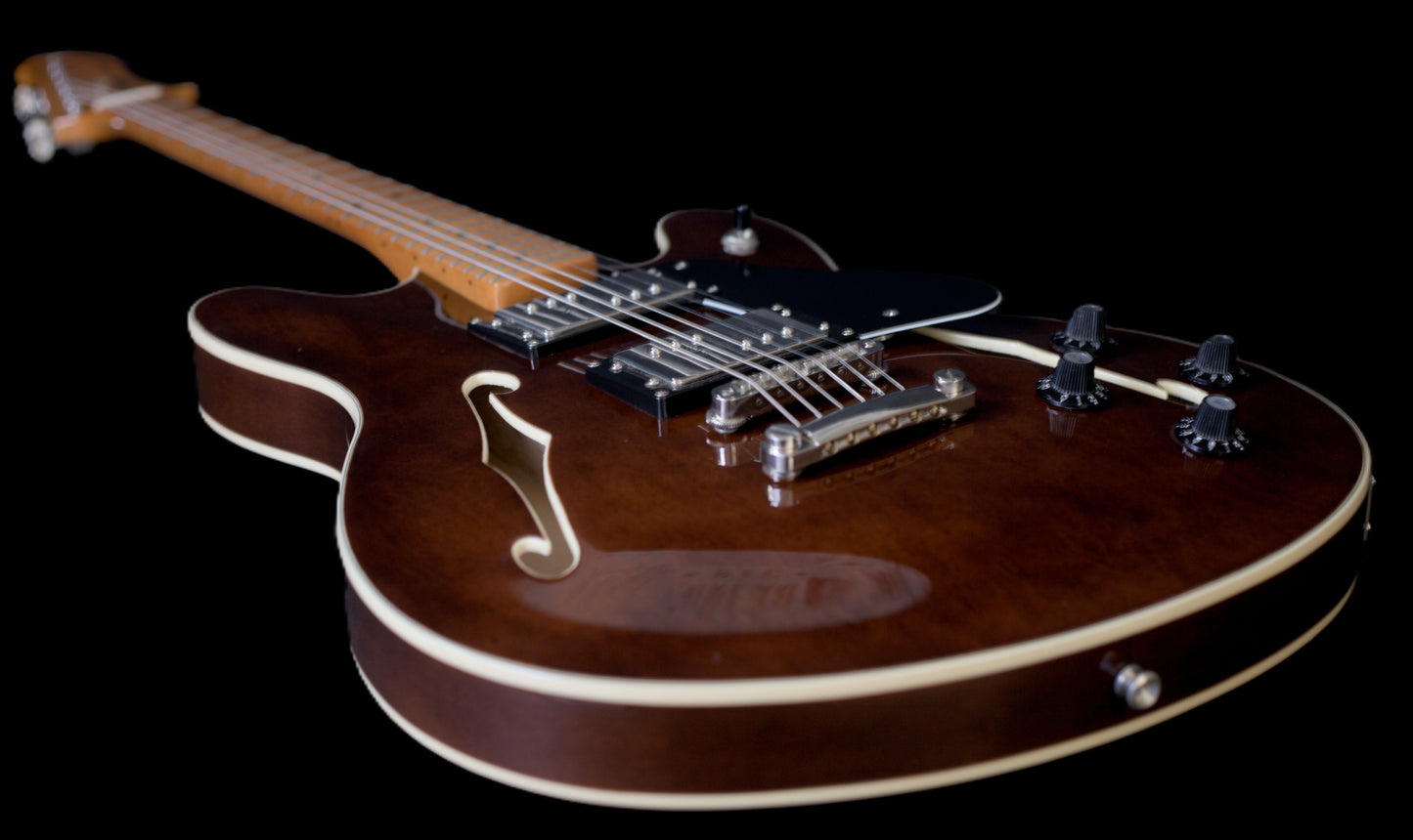 Squier Classic Vibe Starcaster - Walnut
