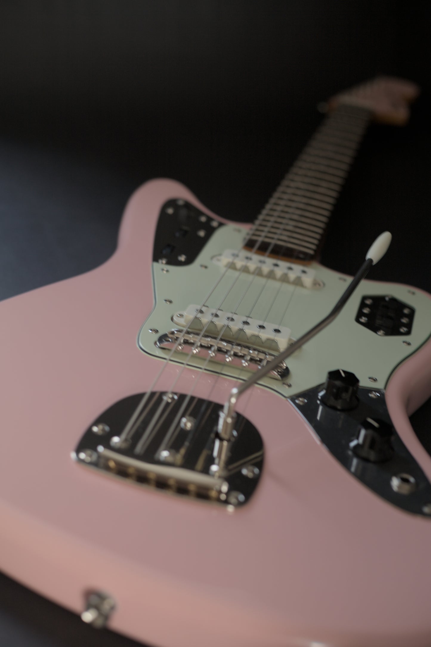 Squier FSR Classic Vibe '60s Jaguar, Shell Pink w/ matching headstock, Mint Condition, w/ Fender Gig Bag