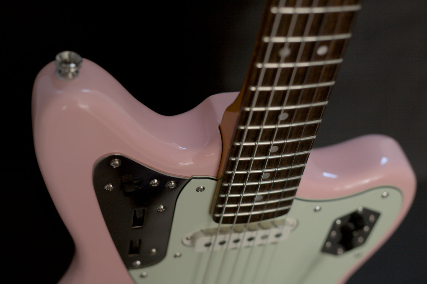 Squier FSR Classic Vibe '60s Jaguar, Shell Pink w/ matching headstock, Mint Condition, w/ Fender Gig Bag