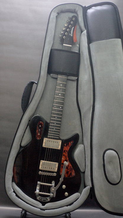 Eastman Juliet /v-B-BK Bigsby - Black Antique Varnish (7.7lbs)