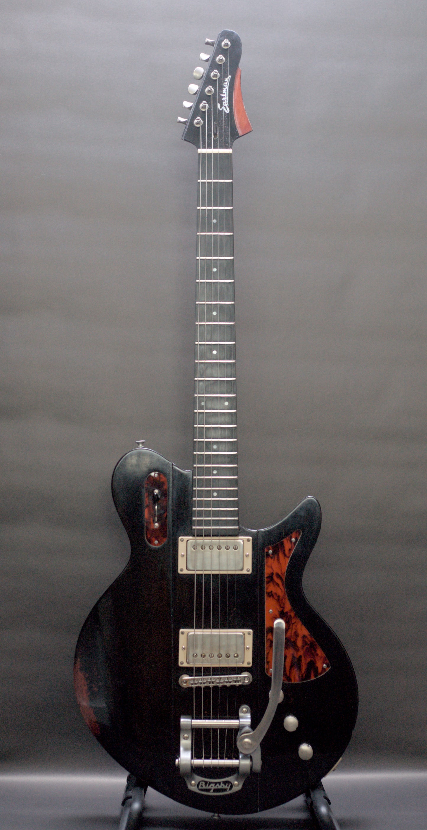 Eastman Juliet /v-B-BK Bigsby - Black Antique Varnish (7.7lbs)