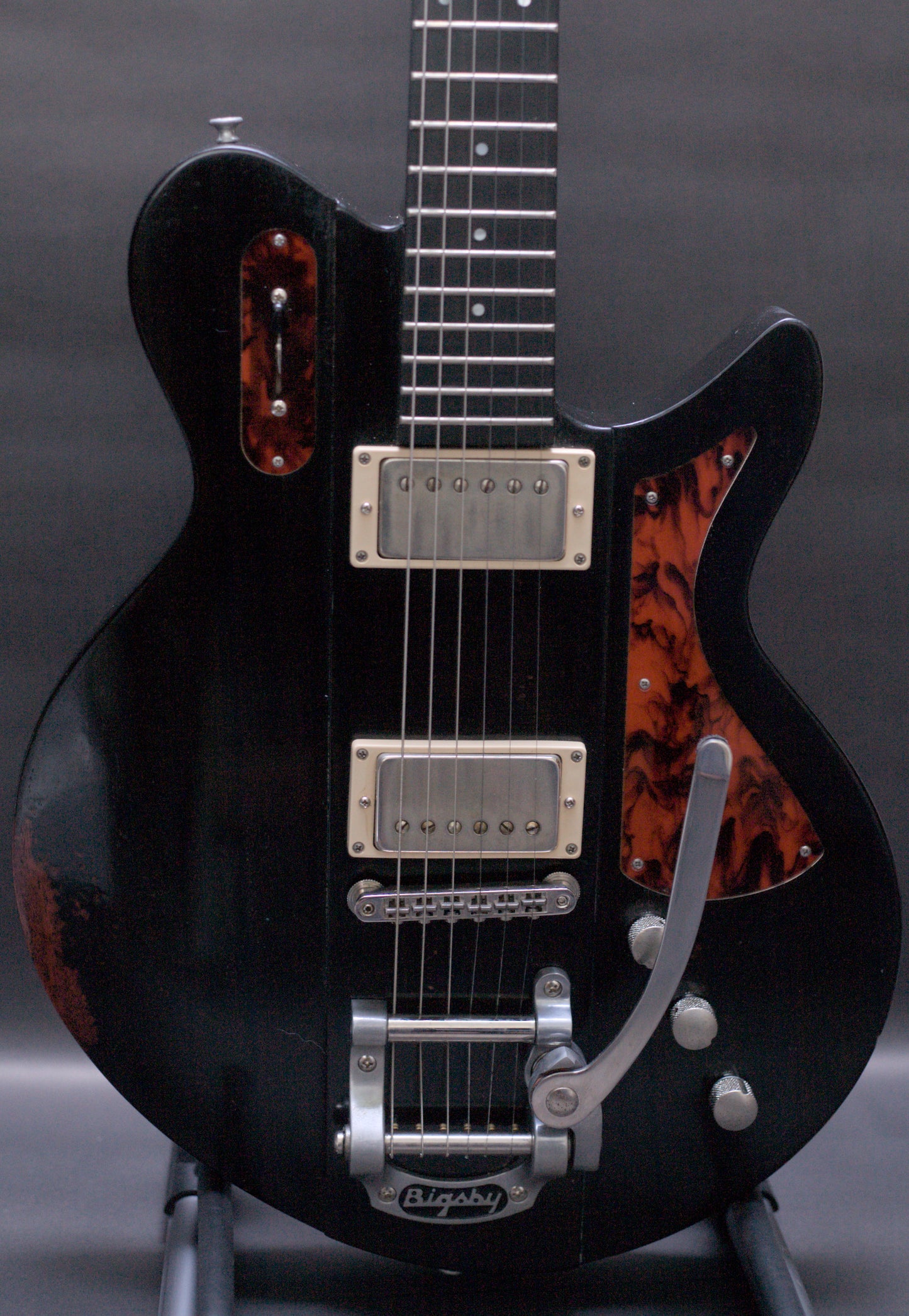 Eastman Juliet /v-B-BK Bigsby - Black Antique Varnish (7.7lbs)