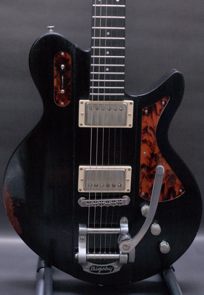 Eastman Juliet /v-B-BK Bigsby - Black Antique Varnish (7.7lbs)