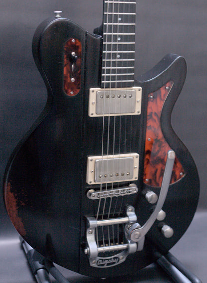 Eastman Juliet /v-B-BK Bigsby - Black Antique Varnish (7.7lbs)