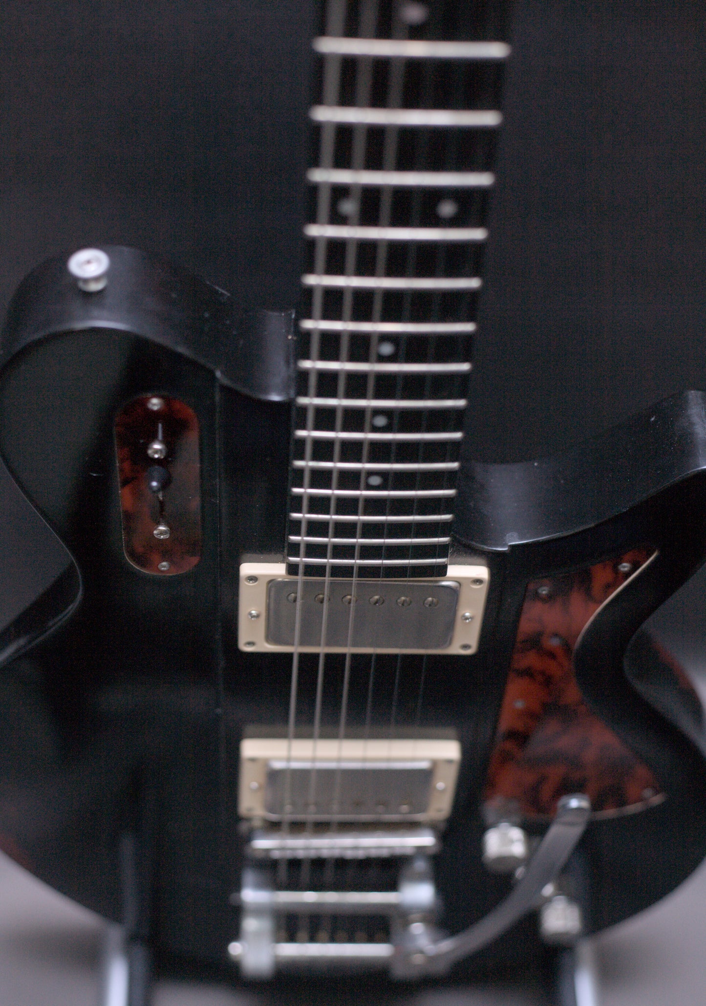 Eastman Juliet /v-B-BK Bigsby - Black Antique Varnish (7.7lbs)