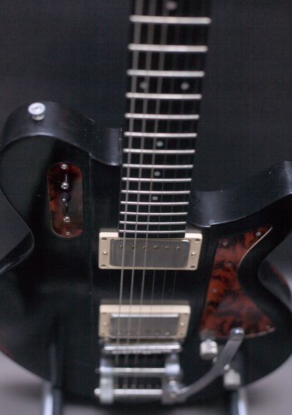 Eastman Juliet /v-B-BK Bigsby - Black Antique Varnish (7.7lbs)