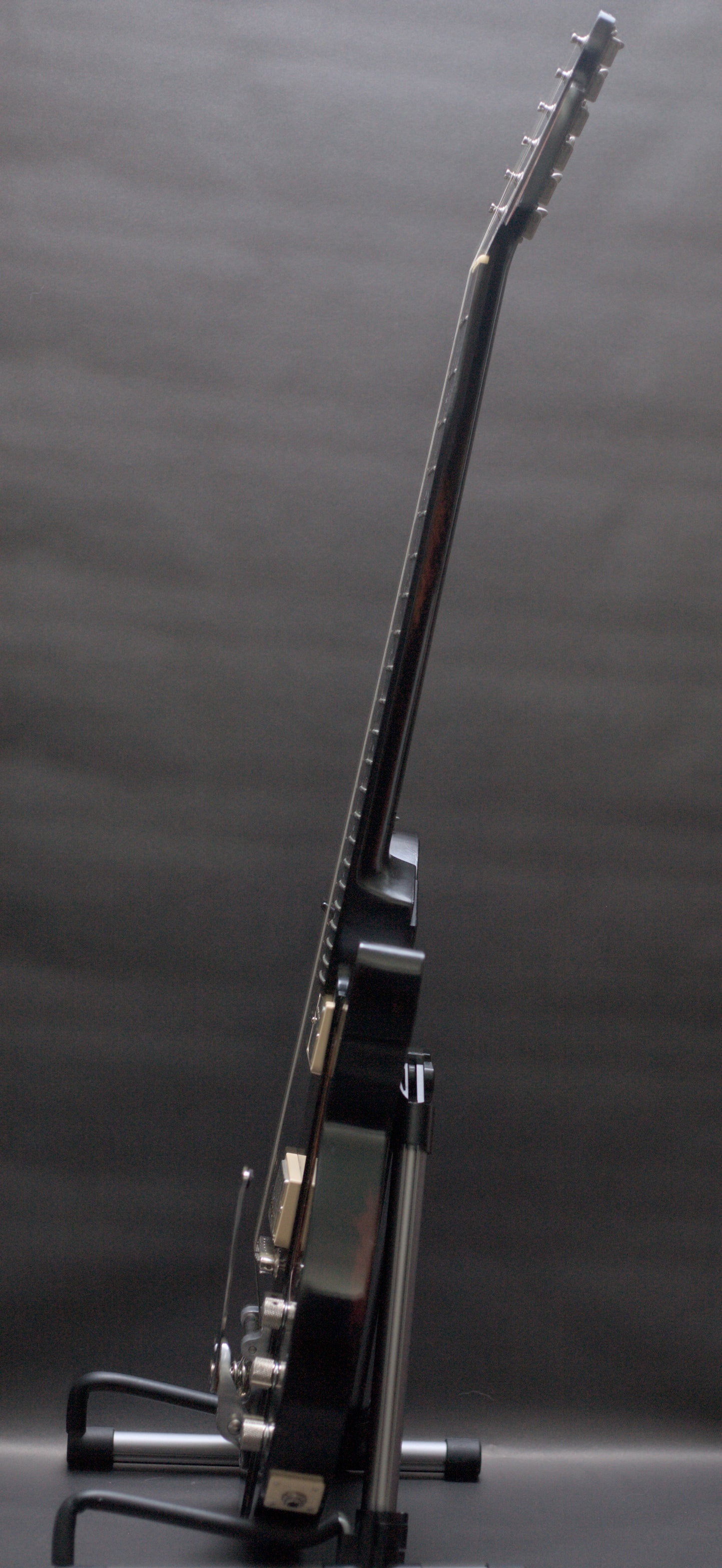 Eastman Juliet /v-B-BK Bigsby - Black Antique Varnish (7.7lbs)