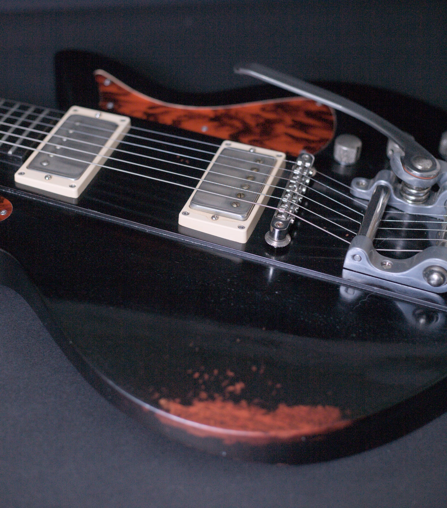 Eastman Juliet /v-B-BK Bigsby - Black Antique Varnish (7.7lbs)