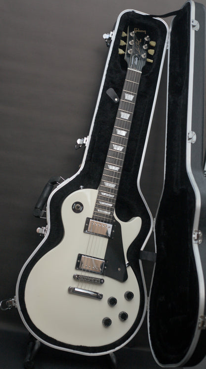 Gibson Les Paul Studio with Chrome Hardware 2009 - Alpine White - Hard case & papers