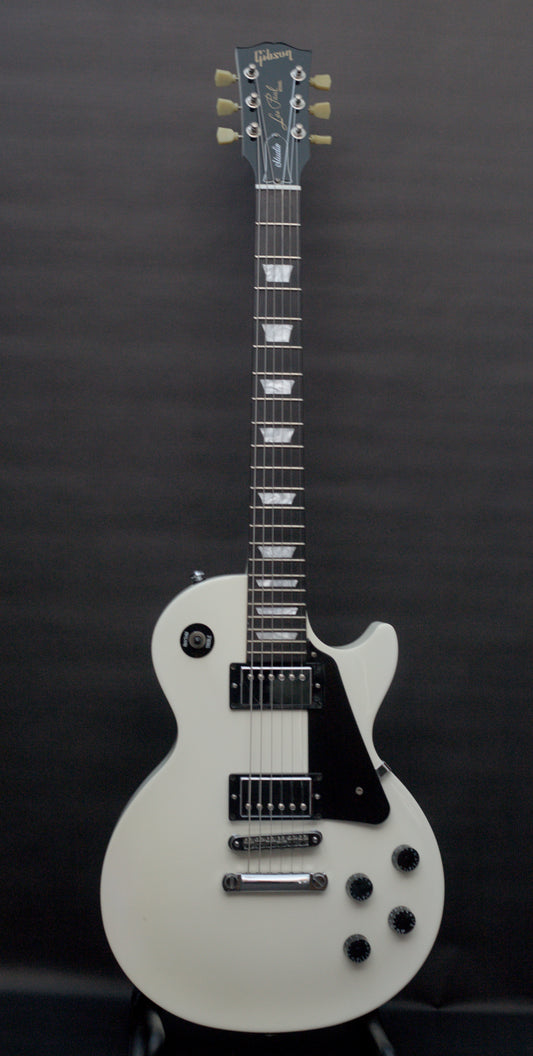 Gibson Les Paul Studio with Chrome Hardware 2009 - Alpine White - Hard case & papers