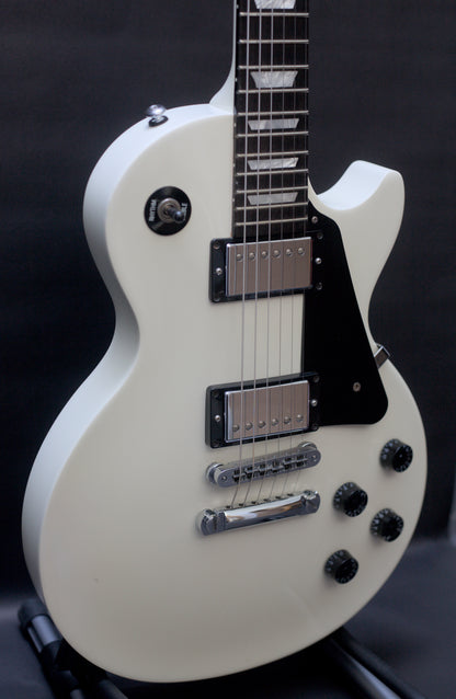 Gibson Les Paul Studio with Chrome Hardware 2009 - Alpine White - Hard case & papers