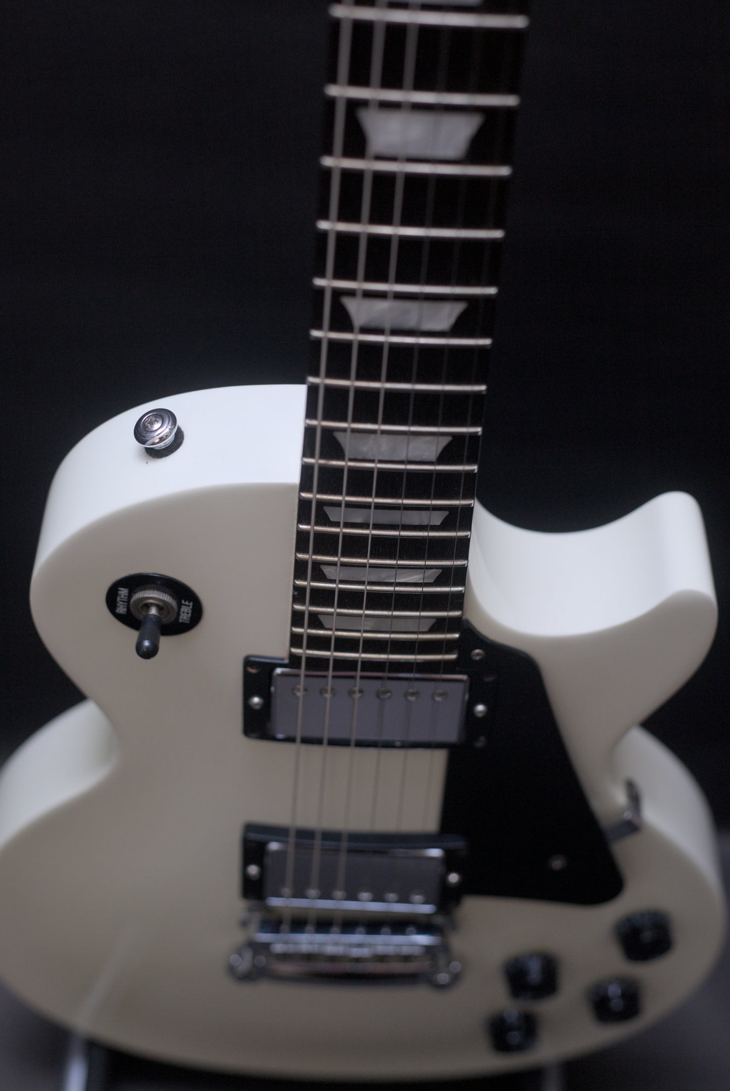 Gibson Les Paul Studio with Chrome Hardware 2009 - Alpine White - Hard case & papers