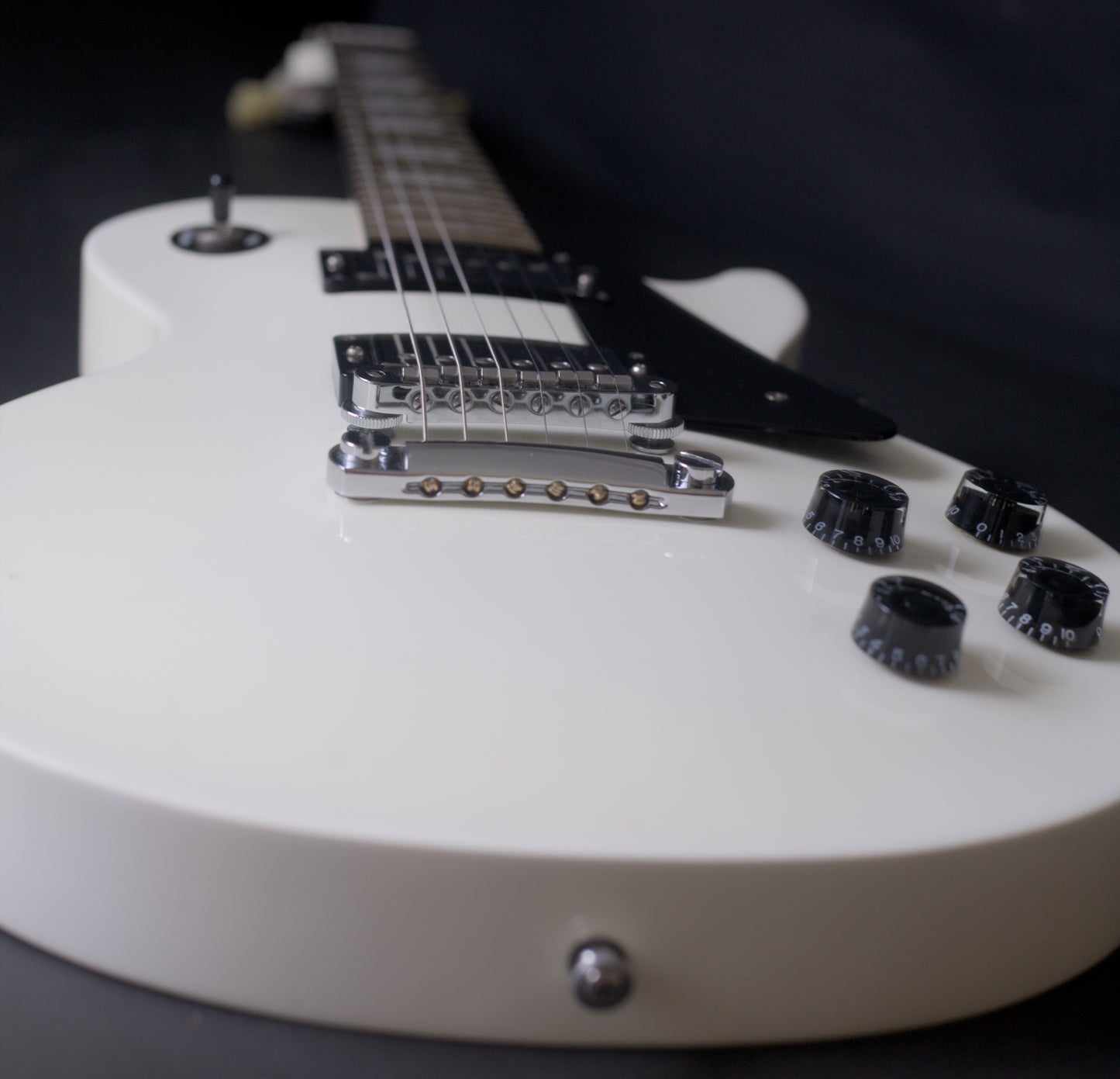 Gibson Les Paul Studio with Chrome Hardware 2009 - Alpine White - Hard case & papers
