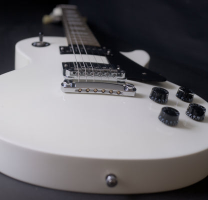 Gibson Les Paul Studio with Chrome Hardware 2009 - Alpine White - Hard case & papers