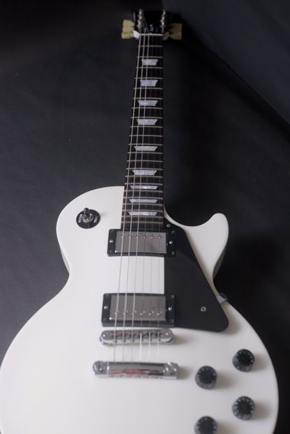 Gibson Les Paul Studio with Chrome Hardware 2009 - Alpine White - Hard case & papers