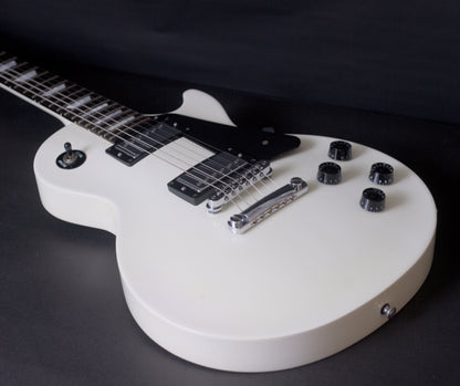 Gibson Les Paul Studio with Chrome Hardware 2009 - Alpine White - Hard case & papers