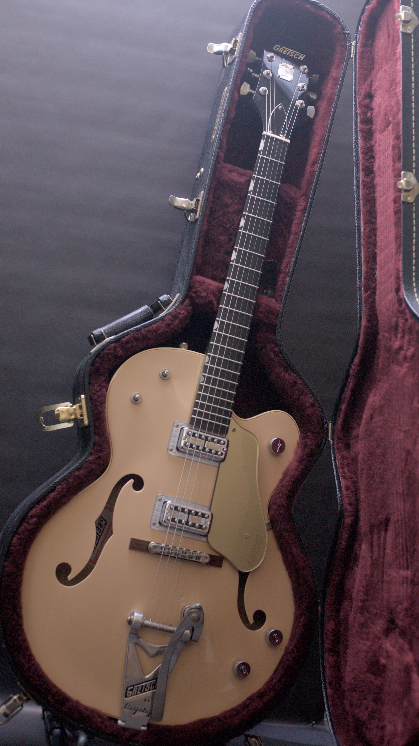 Gretsch G6118T-LTV 125th Anniversary – Jaguar Tan – 2011 - Mint Condition – OHSC & Case Candy