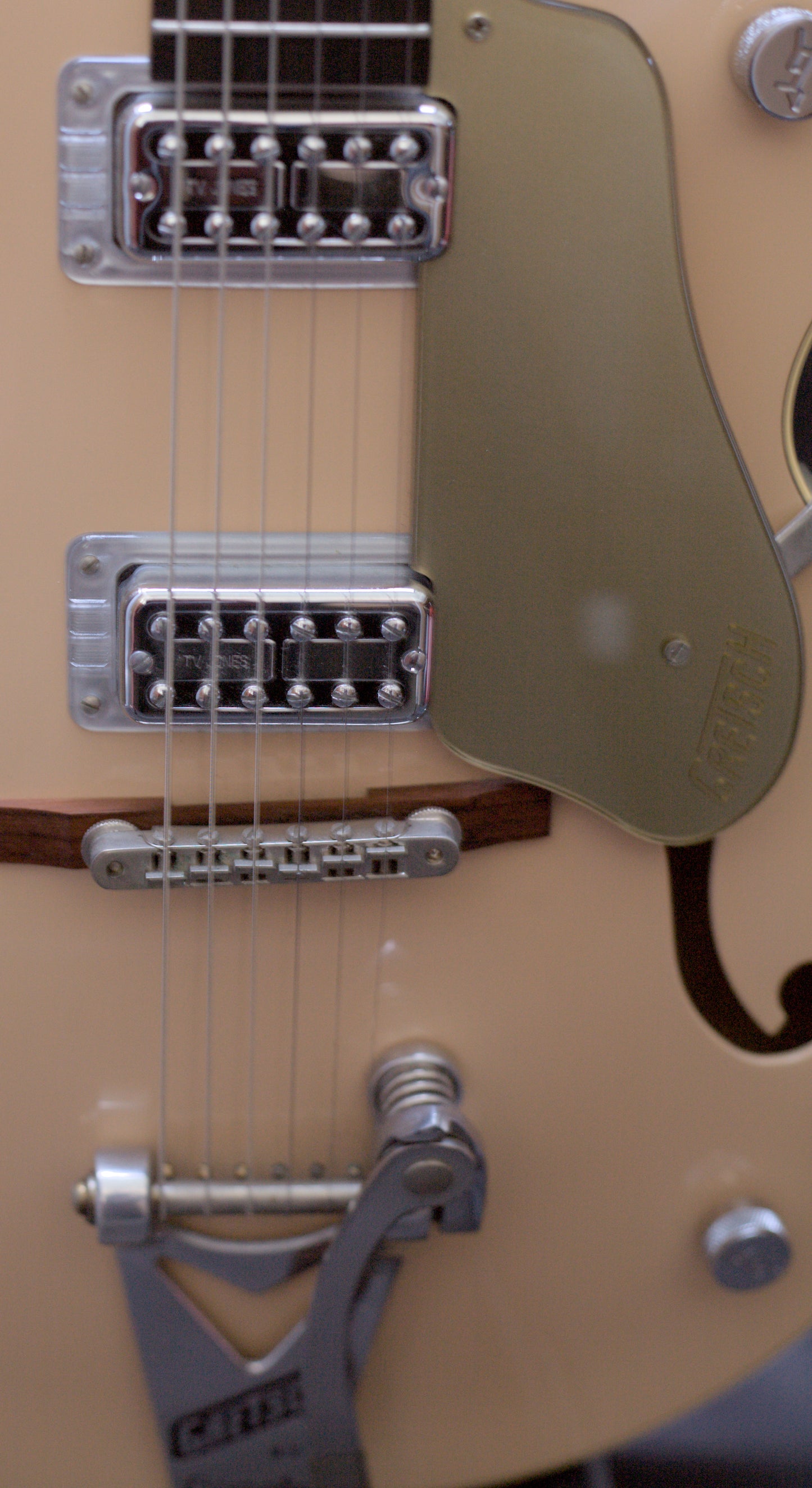 Gretsch G6118T-LTV 125th Anniversary – Jaguar Tan – 2011 - Mint Condition – OHSC & Case Candy