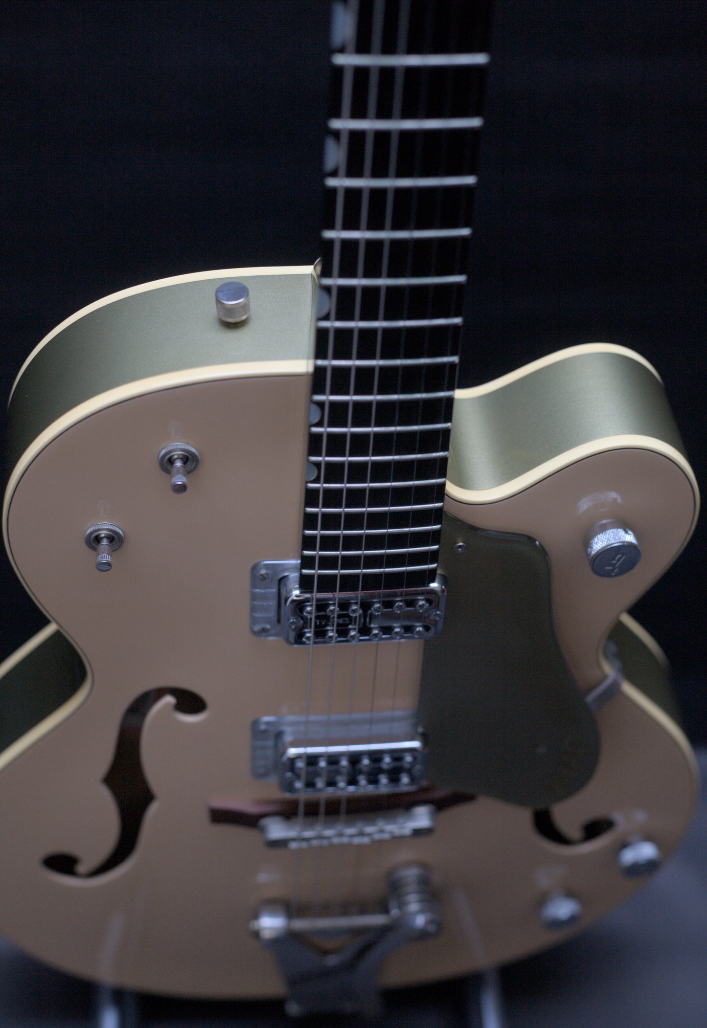 Gretsch G6118T-LTV 125th Anniversary – Jaguar Tan – 2011 - Mint Condition – OHSC & Case Candy