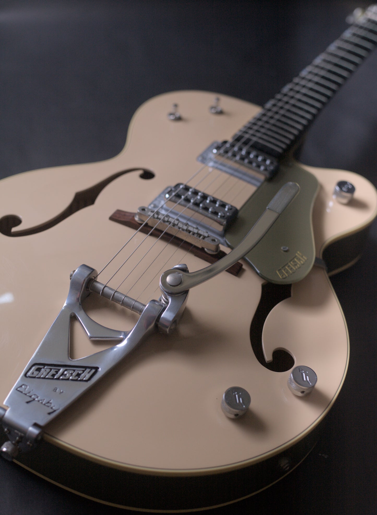 Gretsch G6118T-LTV 125th Anniversary – Jaguar Tan – 2011 - Mint Condition – OHSC & Case Candy