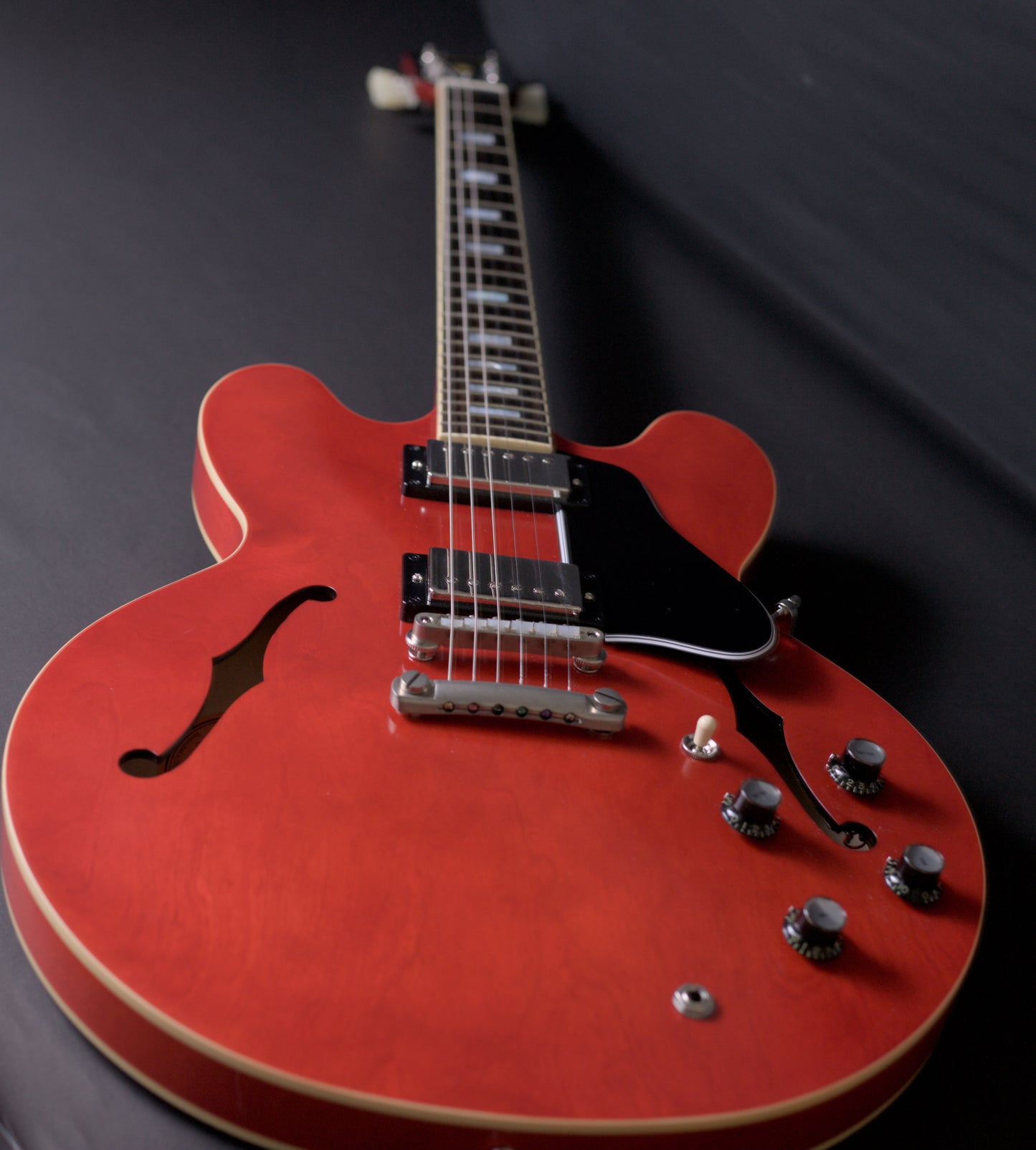 Epiphone Inspired by Gibson Custom 1962 ES-335 Reissue – Sixties Cherry