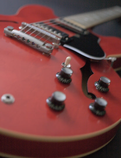 Epiphone Inspired by Gibson Custom 1962 ES-335 Reissue – Sixties Cherry