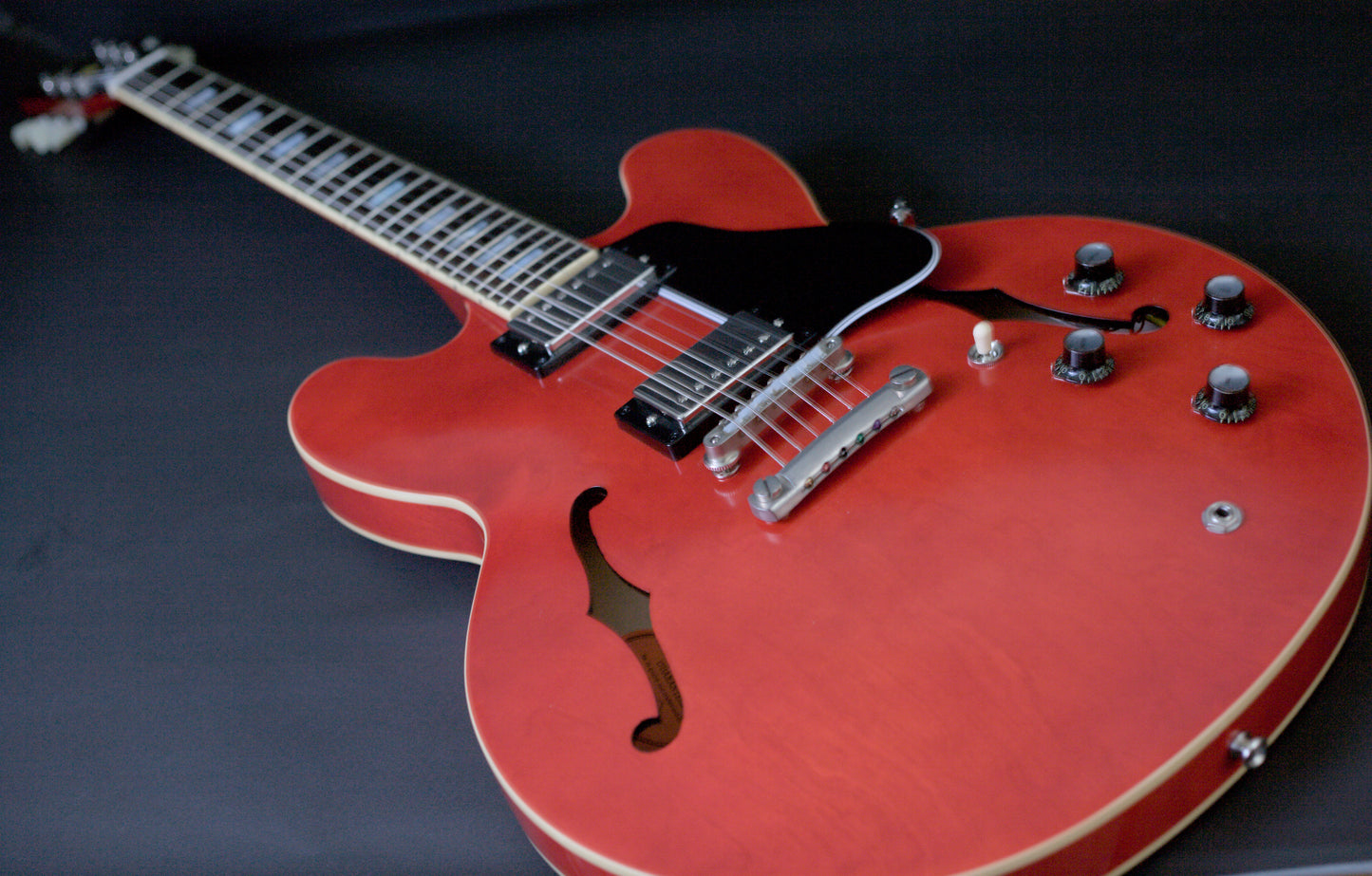 Epiphone Inspired by Gibson Custom 1962 ES-335 Reissue – Sixties Cherry