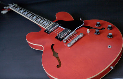 Epiphone Inspired by Gibson Custom 1962 ES-335 Reissue – Sixties Cherry