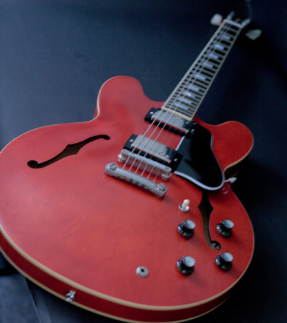 Epiphone Inspired by Gibson Custom 1962 ES-335 Reissue – Sixties Cherry