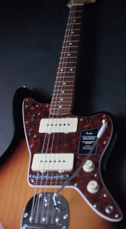 Fender Vintera '60s Jazzmaster Modified, 3-Color Sunburst - MINT!