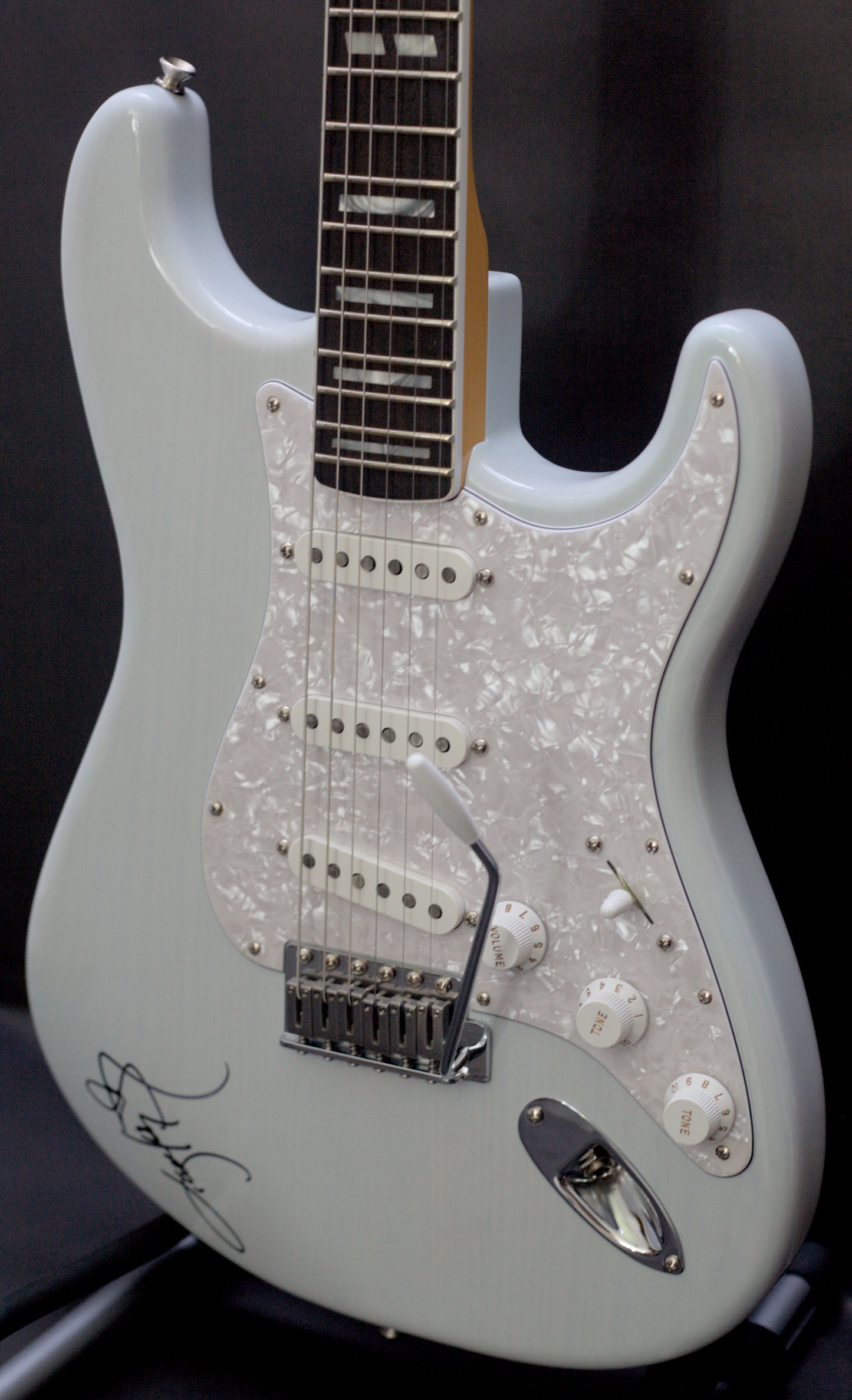Fender Kenny Wayne Shepherd Signature Stratocaster – Mint / Unplayed (Hard Case, COA, Signed)