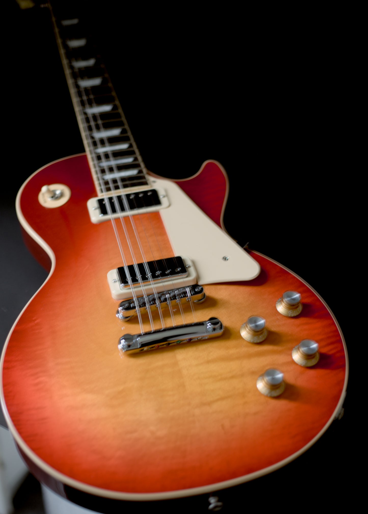 Gibson Les Paul 70s Deluxe, Cherry Sunburst, 2022 - MINT!