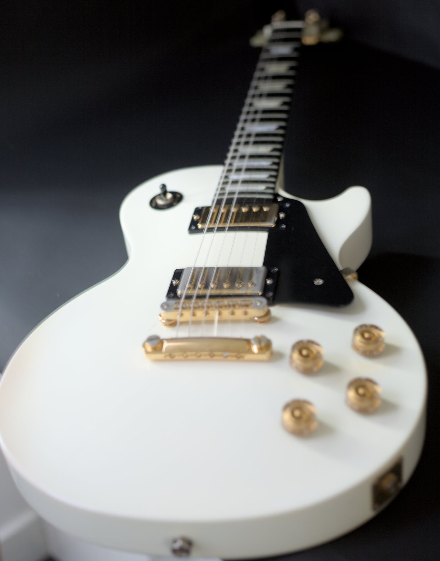 Gibson Les Paul Studio 2006. Alpine White with Ebony fingerboard