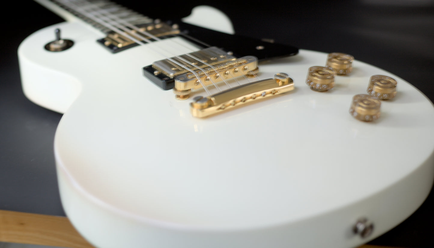 Gibson Les Paul Studio 2006. Alpine White with Ebony fingerboard